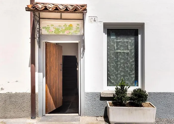Garibaldi\'S Apartment